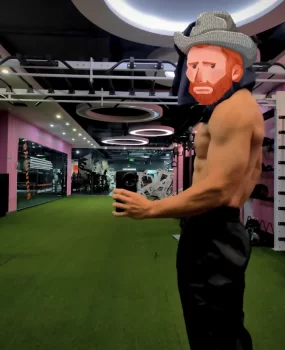 “男模”刚退役回来，猛