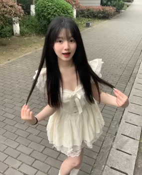 刚下水的高颜值萌妹