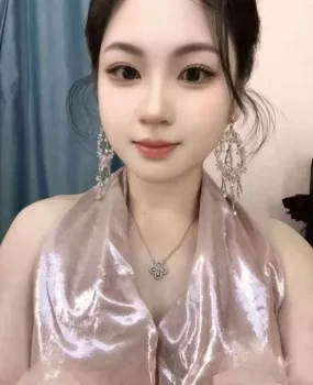 西区服务型美女杉杉