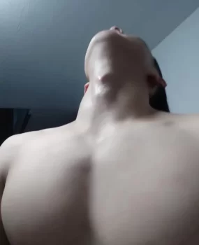 男大学生，有身材，武器17